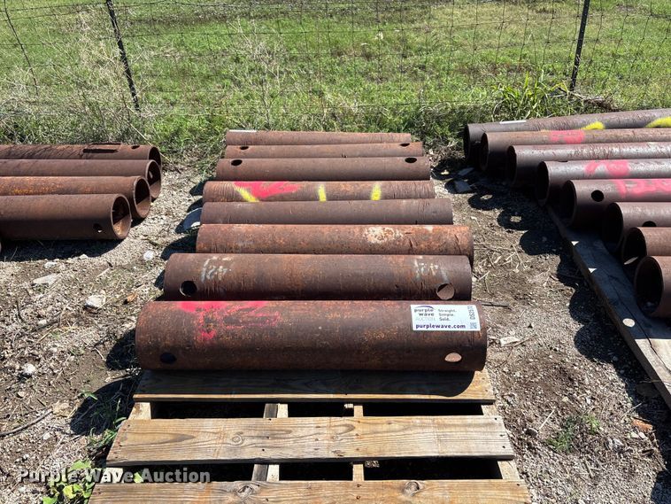 image for item DS2570 (8) trench box spreader bars