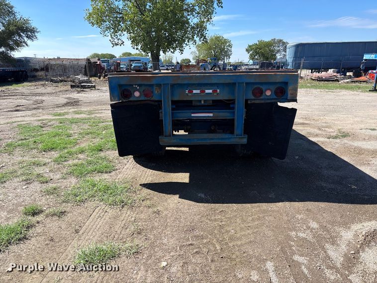 image for item DS2577 1970 Trailmobile P31T0SAH flatbed trailer