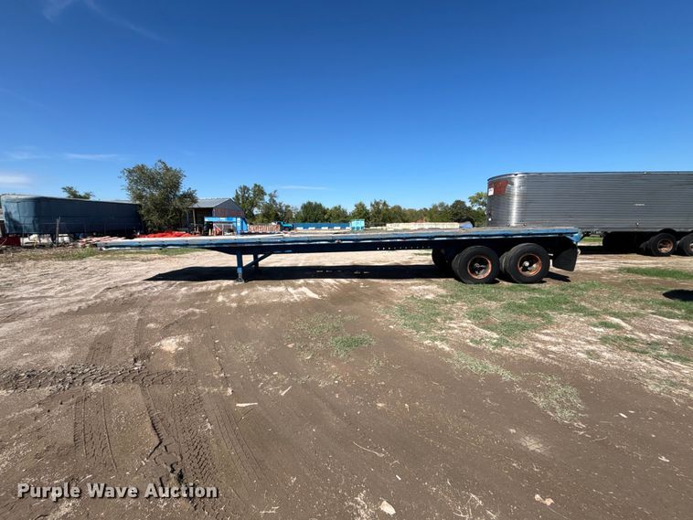 image for item DS2577 1970 Trailmobile P31T0SAH flatbed trailer