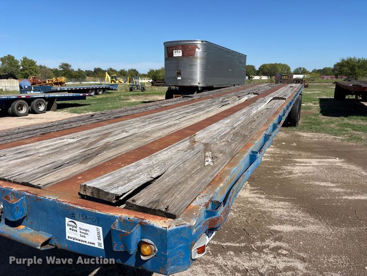 image for item DS2577 1970 Trailmobile P31T0SAH flatbed trailer
