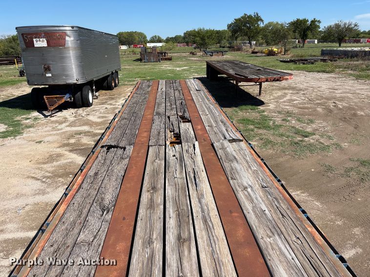 image for item DS2577 1970 Trailmobile P31T0SAH flatbed trailer