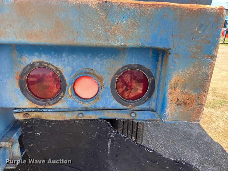 image for item DS2577 1970 Trailmobile P31T0SAH flatbed trailer