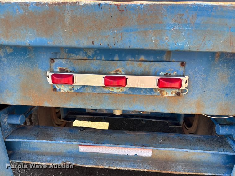 image for item DS2577 1970 Trailmobile P31T0SAH flatbed trailer