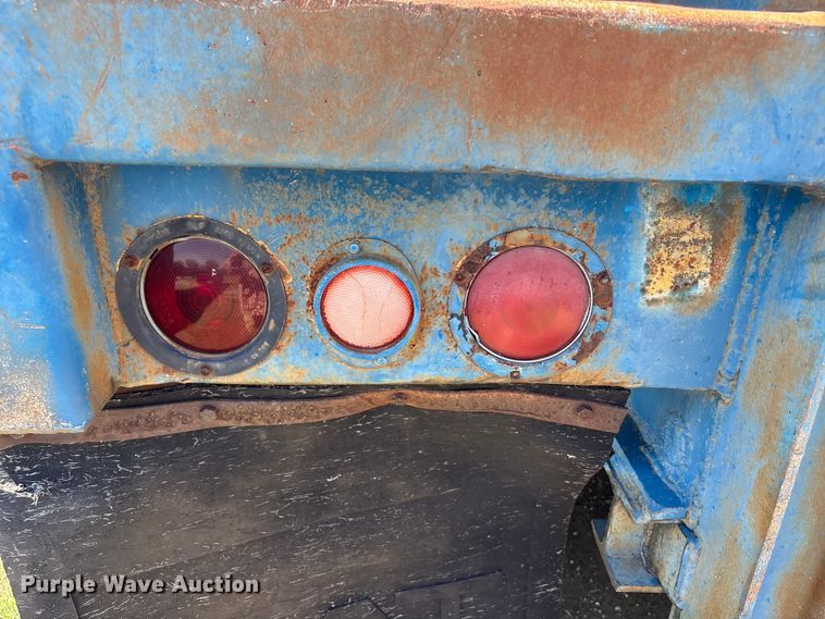 image for item DS2577 1970 Trailmobile P31T0SAH flatbed trailer