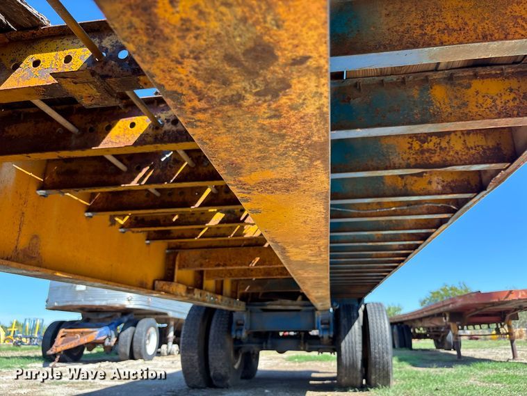 image for item DS2577 1970 Trailmobile P31T0SAH flatbed trailer