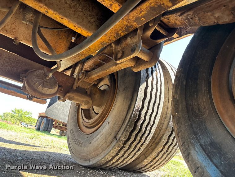 image for item DS2577 1970 Trailmobile P31T0SAH flatbed trailer