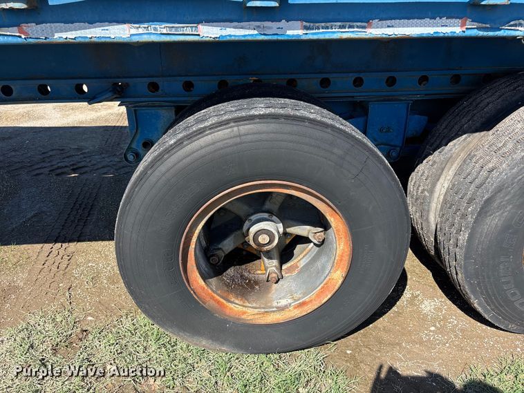 image for item DS2577 1970 Trailmobile P31T0SAH flatbed trailer