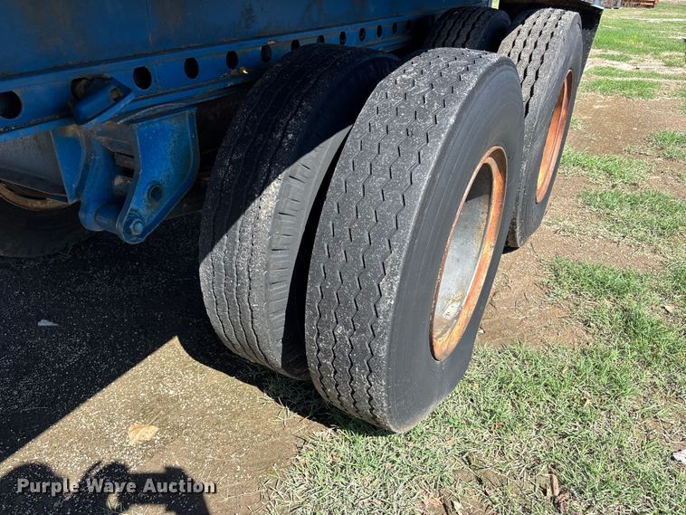 image for item DS2577 1970 Trailmobile P31T0SAH flatbed trailer