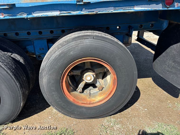 image for item DS2577 1970 Trailmobile P31T0SAH flatbed trailer