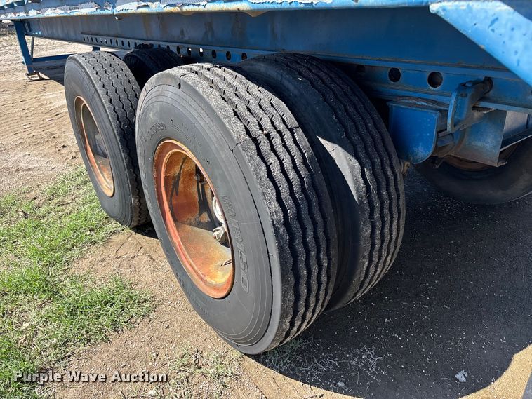 image for item DS2577 1970 Trailmobile P31T0SAH flatbed trailer