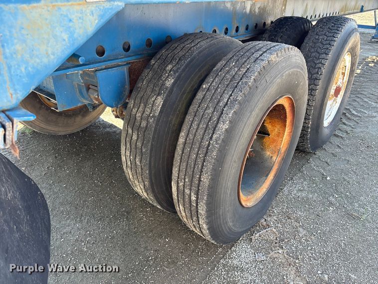 image for item DS2577 1970 Trailmobile P31T0SAH flatbed trailer