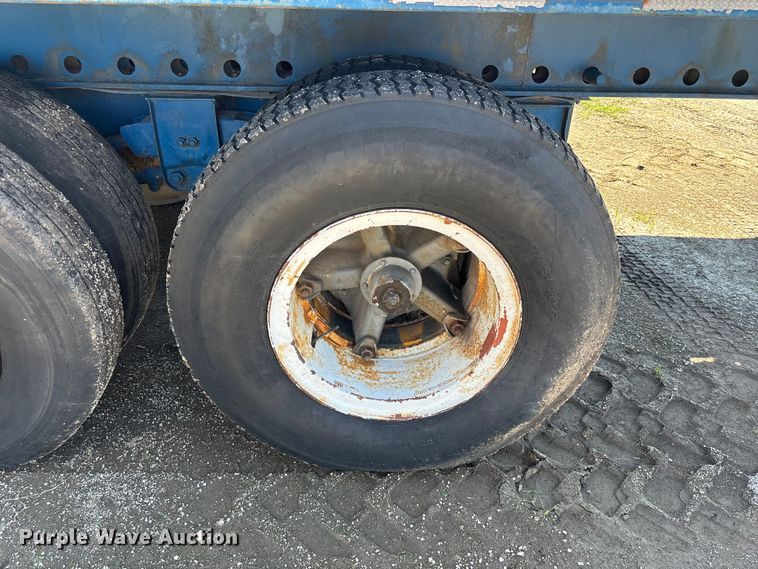 image for item DS2577 1970 Trailmobile P31T0SAH flatbed trailer