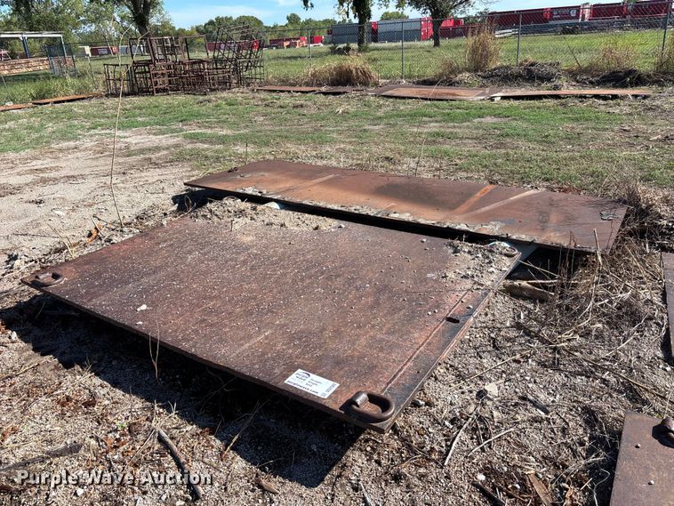 (2) street plates