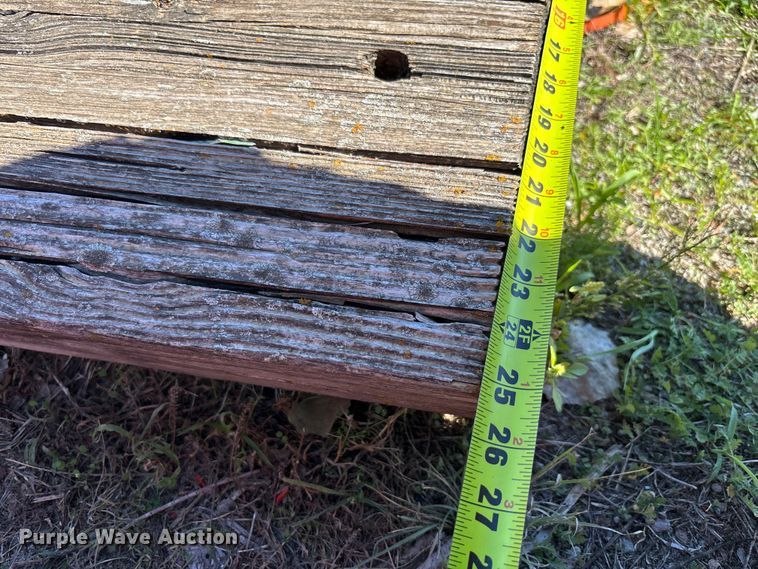 image for item DS2583 (2) wood beams