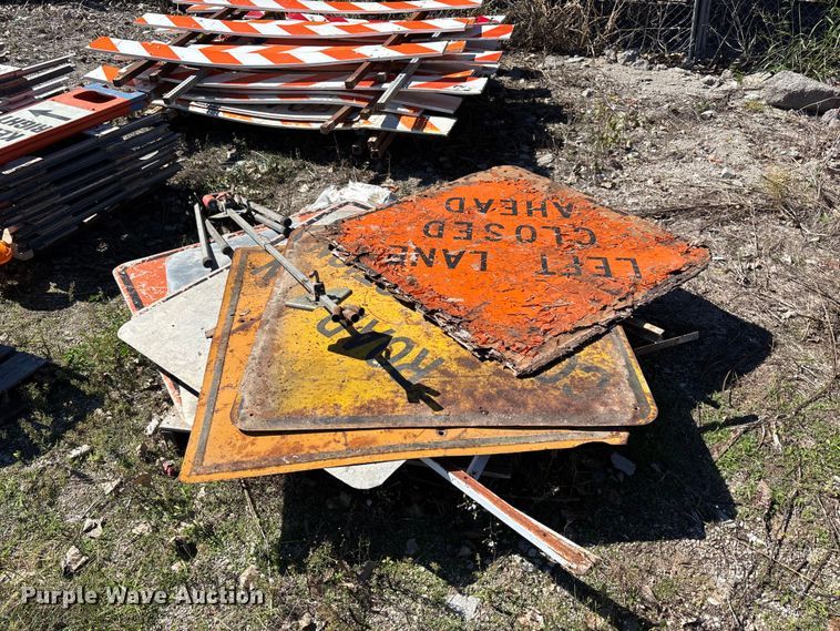 image for item DS2584 Road safety signs and barricades