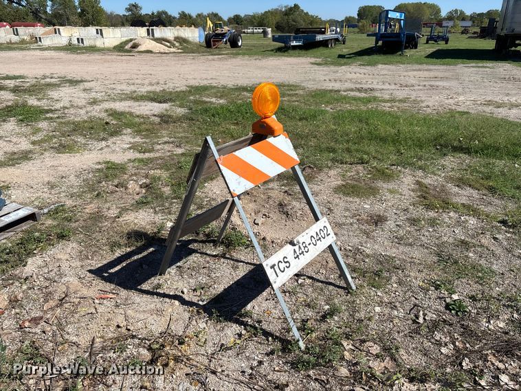 image for item DS2584 Road safety signs and barricades
