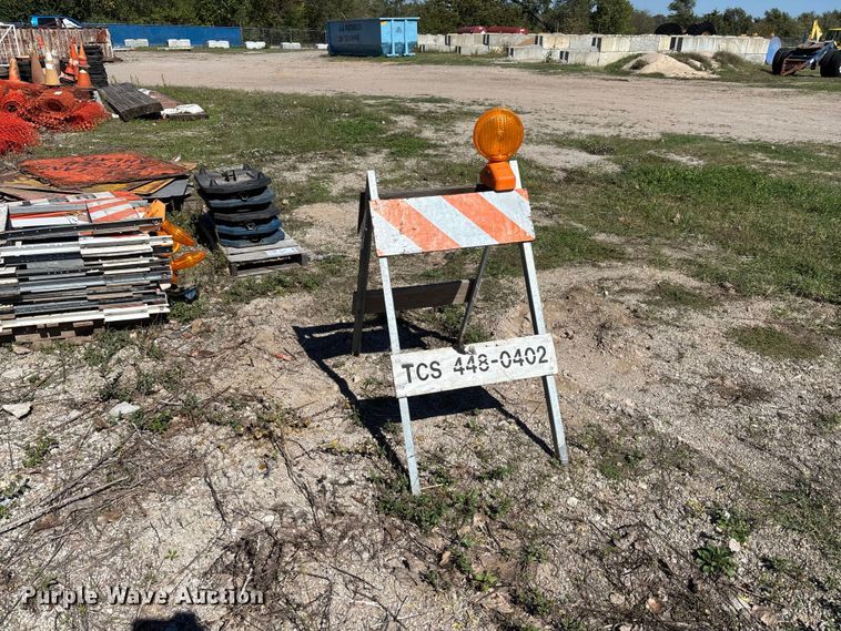 image for item DS2584 Road safety signs and barricades
