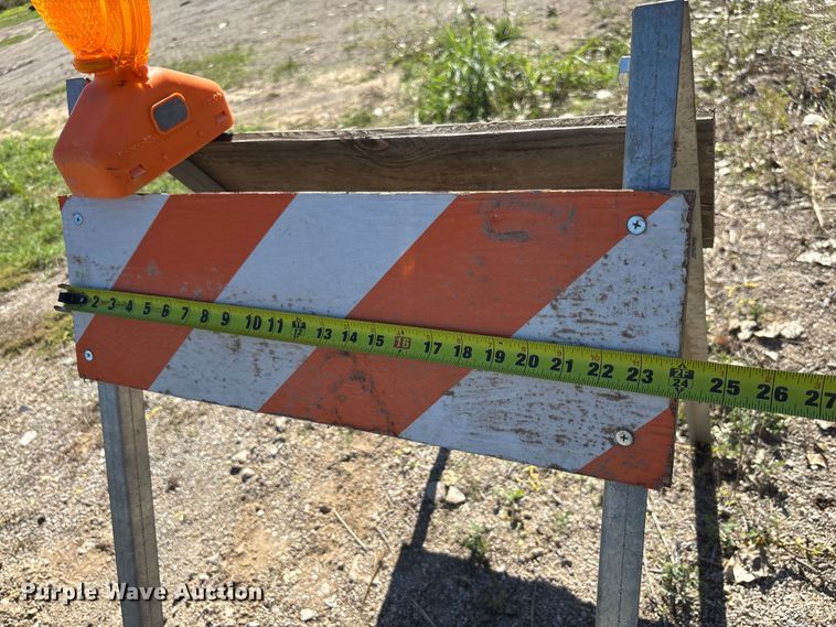 image for item DS2584 Road safety signs and barricades