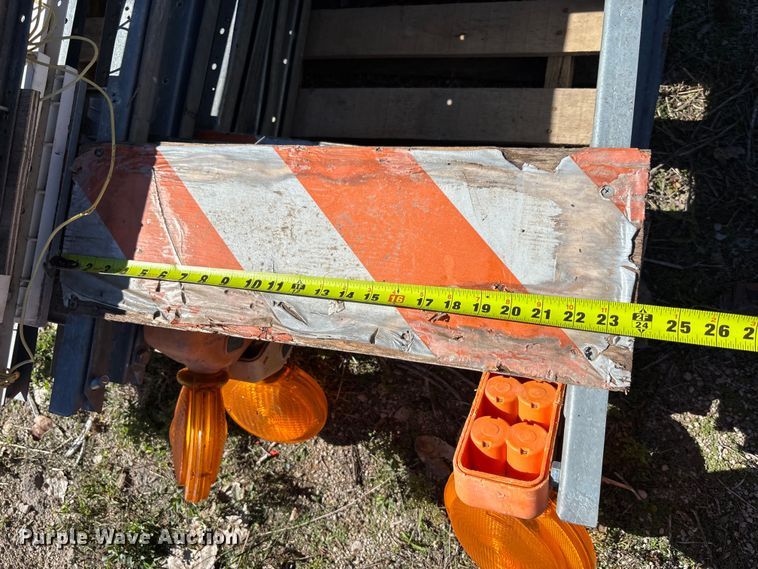 image for item DS2584 Road safety signs and barricades