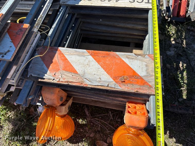 image for item DS2584 Road safety signs and barricades
