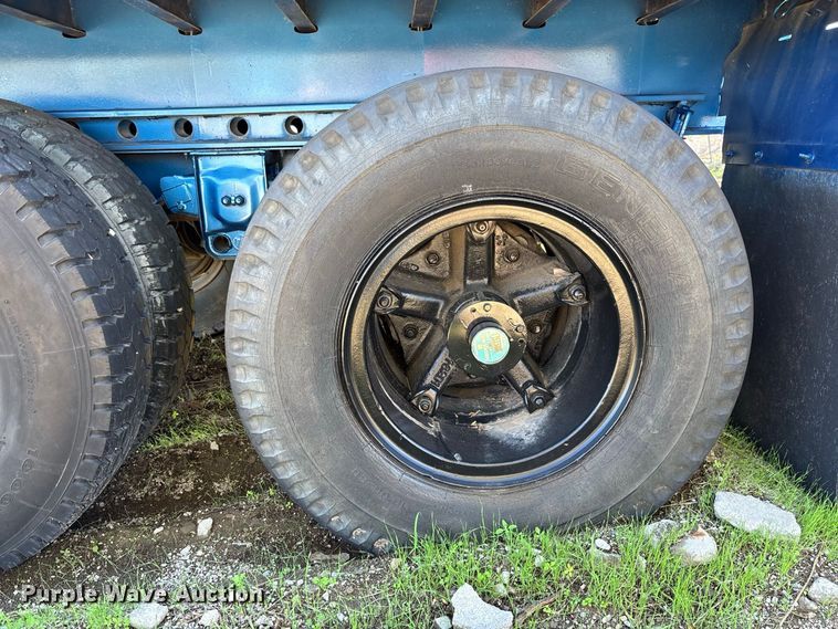 image for item DS2585 1978 Trailmobile P31T-0SAH flatbed trailer
