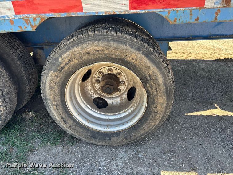 image for item DS2587 1988 Holden Industries HGD2042 equipment trailer