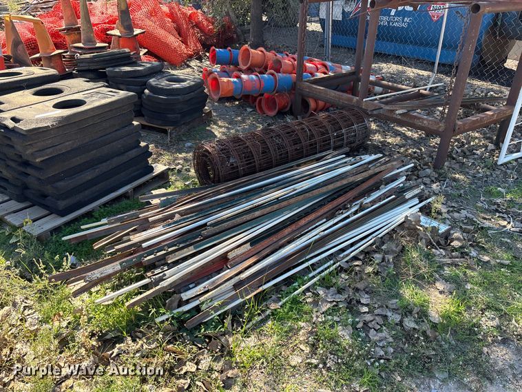 image for item DS2588 Fencing materials