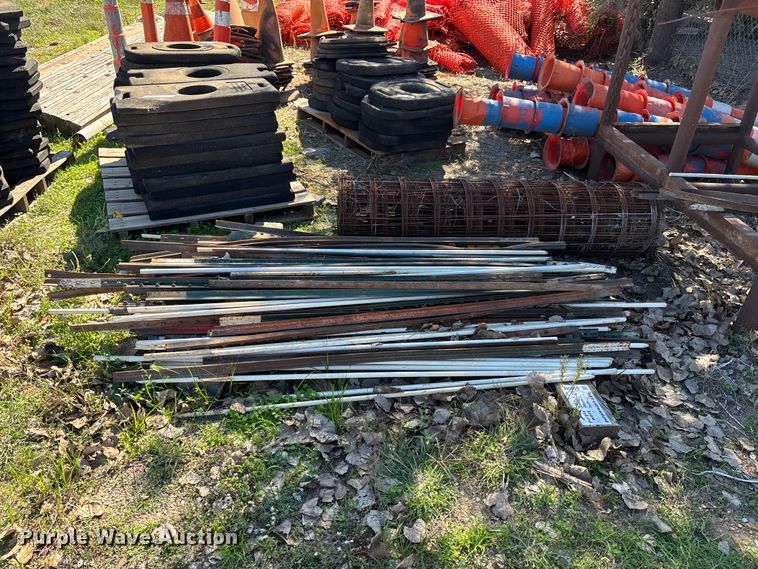 image for item DS2588 Fencing materials