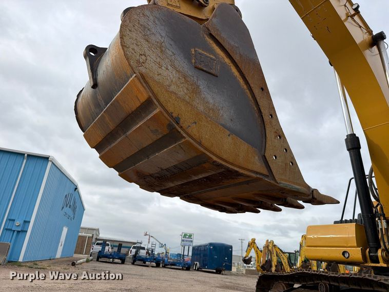 image for item DW6779 2020 Caterpillar 330 Excavator