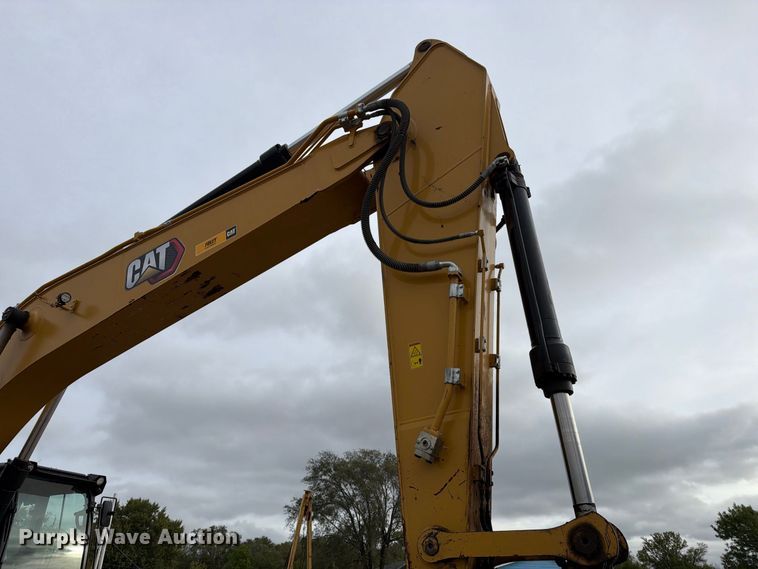 image for item DW6779 2020 Caterpillar 330 Excavator