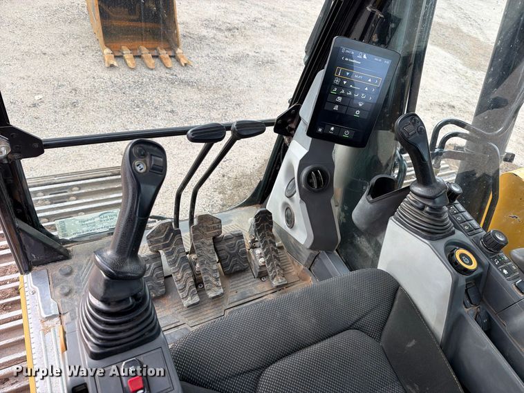 image for item DW6779 2020 Caterpillar 330 Excavator