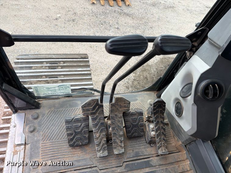 image for item DW6779 2020 Caterpillar 330 Excavator