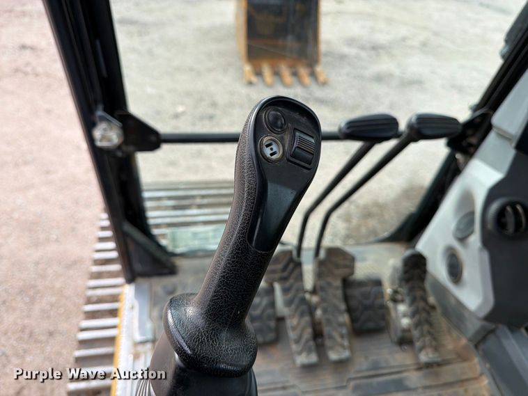 image for item DW6779 2020 Caterpillar 330 Excavator