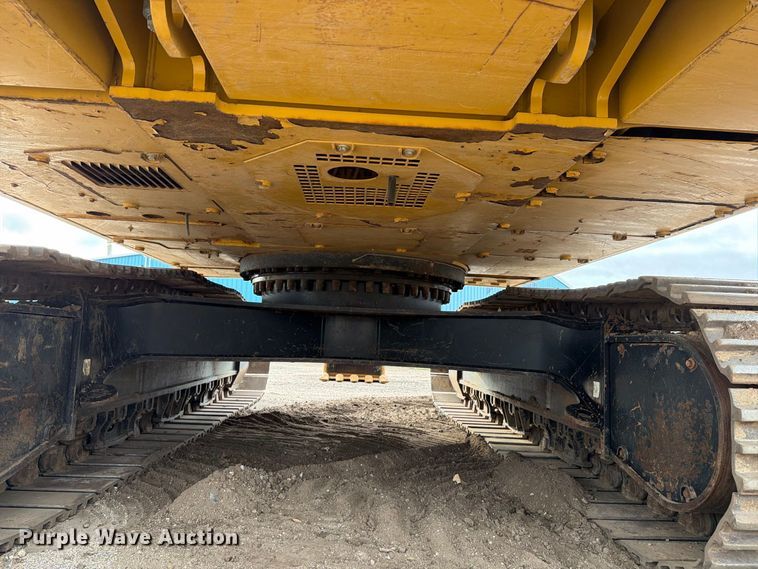 image for item DW6779 2020 Caterpillar 330 Excavator