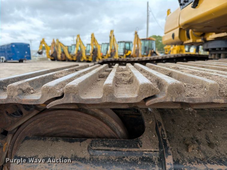 image for item DW6779 2020 Caterpillar 330 Excavator