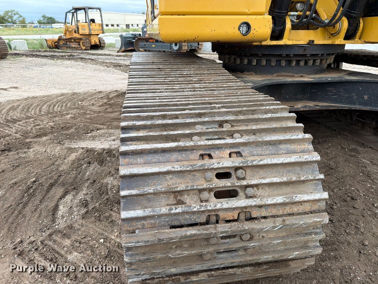 image for item DW6779 2020 Caterpillar 330 Excavator