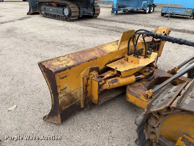 image for item DW6780 1997 Case 550G dozer