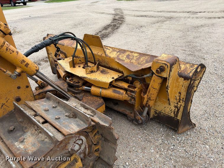 image for item DW6780 1997 Case 550G dozer