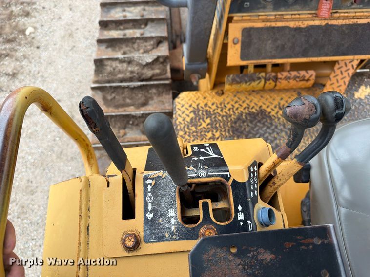 image for item DW6780 1997 Case 550G dozer