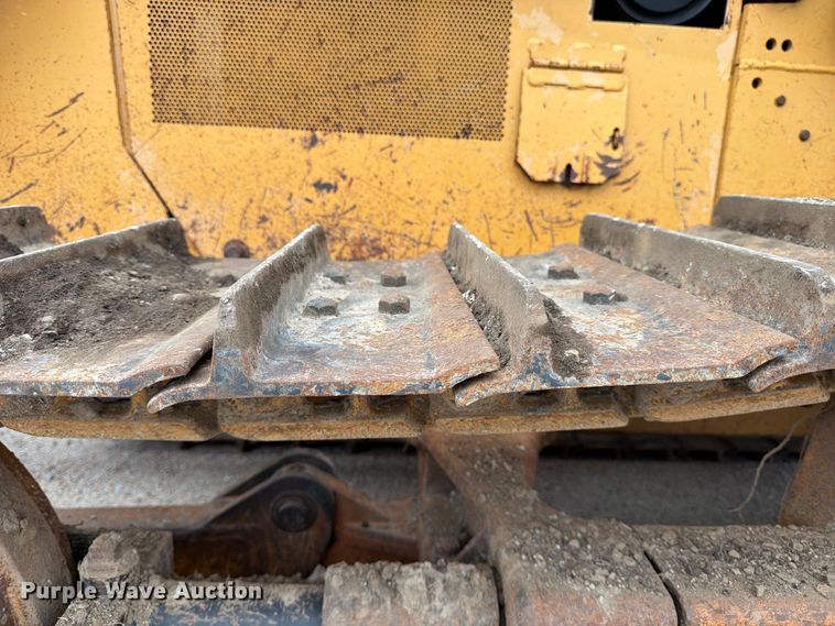 image for item DW6780 1997 Case 550G dozer