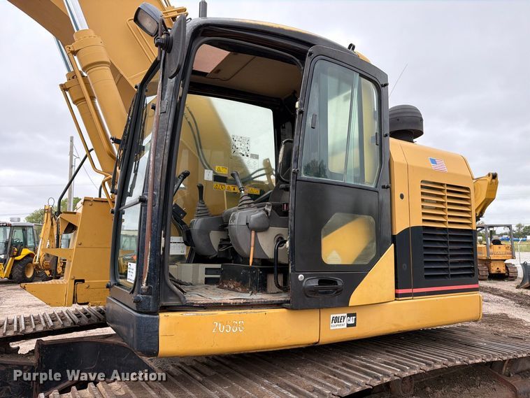 image for item DW6781 2008 Caterpillar 325C LCR excavator
