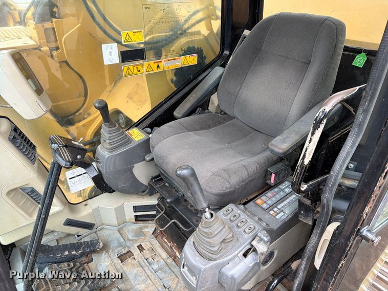 image for item DW6781 2008 Caterpillar 325C LCR excavator