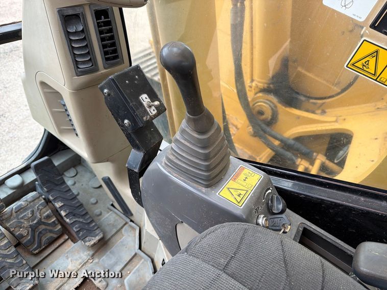image for item DW6781 2008 Caterpillar 325C LCR excavator