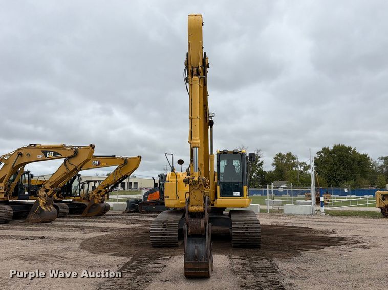 image for item DW6782 2013 Komatsu PC228USLC-8 excavator