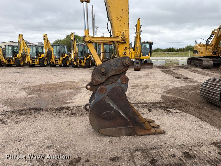 image for item DW6782 2013 Komatsu PC228USLC-8 excavator
