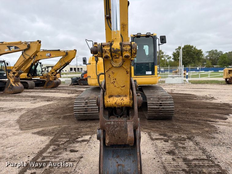 image for item DW6782 2013 Komatsu PC228USLC-8 excavator