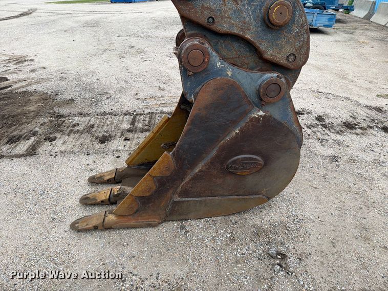 image for item DW6782 2013 Komatsu PC228USLC-8 excavator