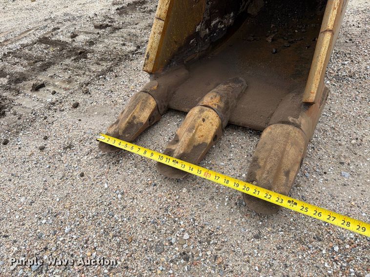image for item DW6782 2013 Komatsu PC228USLC-8 excavator