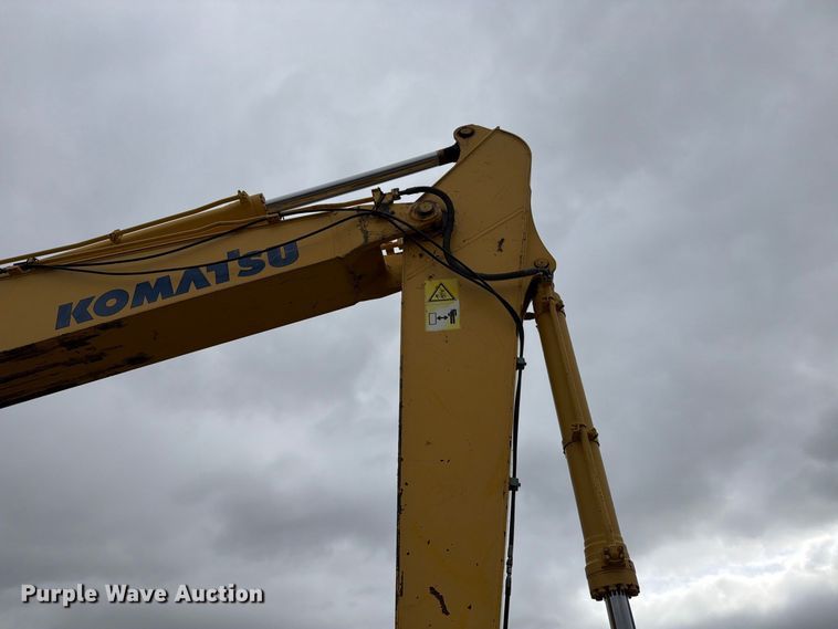 image for item DW6782 2013 Komatsu PC228USLC-8 excavator