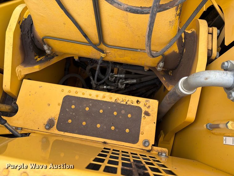 image for item DW6782 2013 Komatsu PC228USLC-8 excavator
